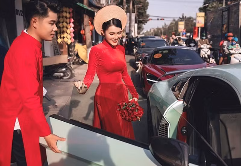 Sau 3 năm gây bão mạng với đám cưới bạc tỷ, nàng hot girl này hiện có cuộc sống hôn nhân vô cùng viên mãn.