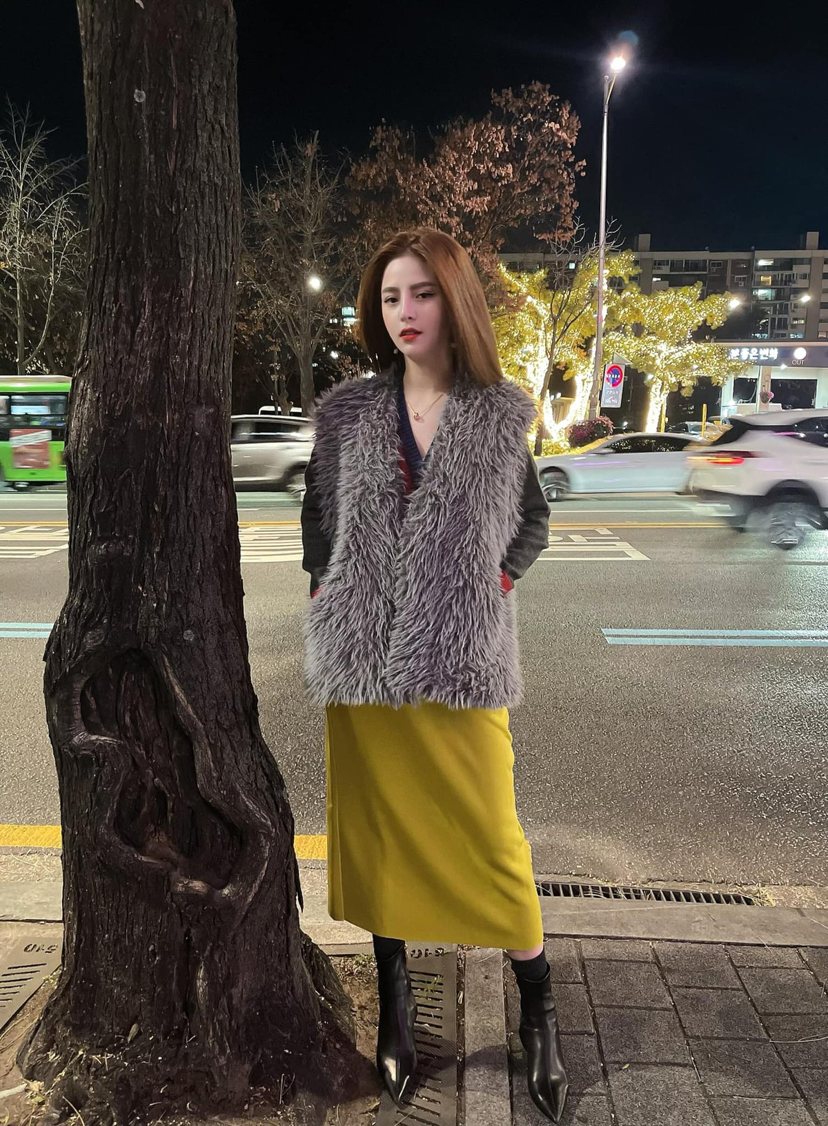 Hot girl Mai Ly sinh năm 1995, tốt nghiệp Học viện tài chính, hiện đang là một trong những cô nàng sở hữu nhiều phong cách thời trang thu hút sự quan tâm của cộng đồng mạng.