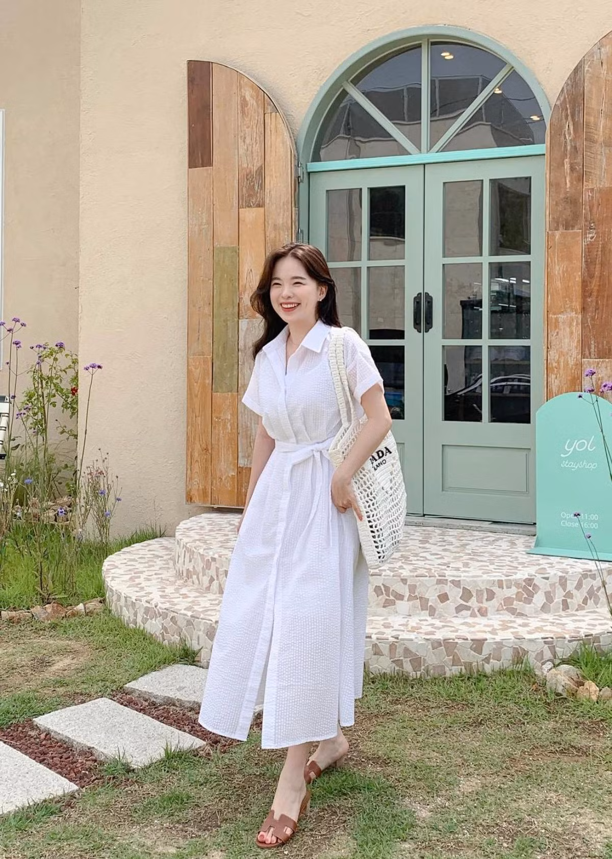 Thời gian gần đây người đẹp chuyển hướng ăn mặc kín đáo hơn trước, không còn đăng tải nhiều hình ảnh diện nội y.