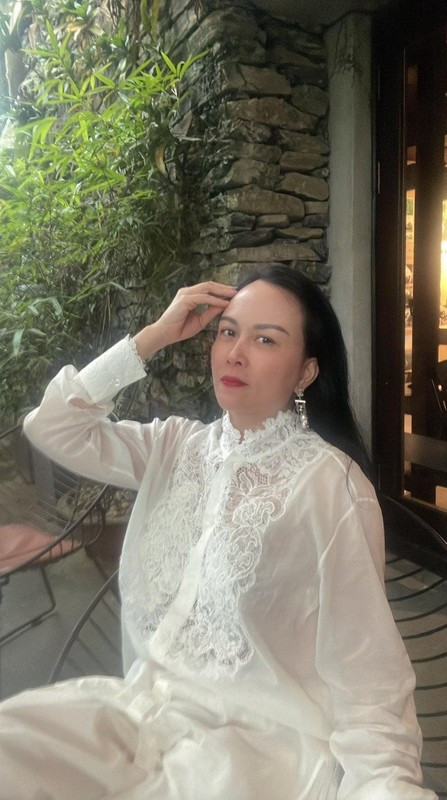 Dù không biết đời thường của Phượng Chanel ra sao nhưng sau 2 năm chia tay và làm mẹ đơn thân, cô đã truyền cảm hứng làm đẹp cũng như mặc đẹp tới nhiều chị em phụ nữ.