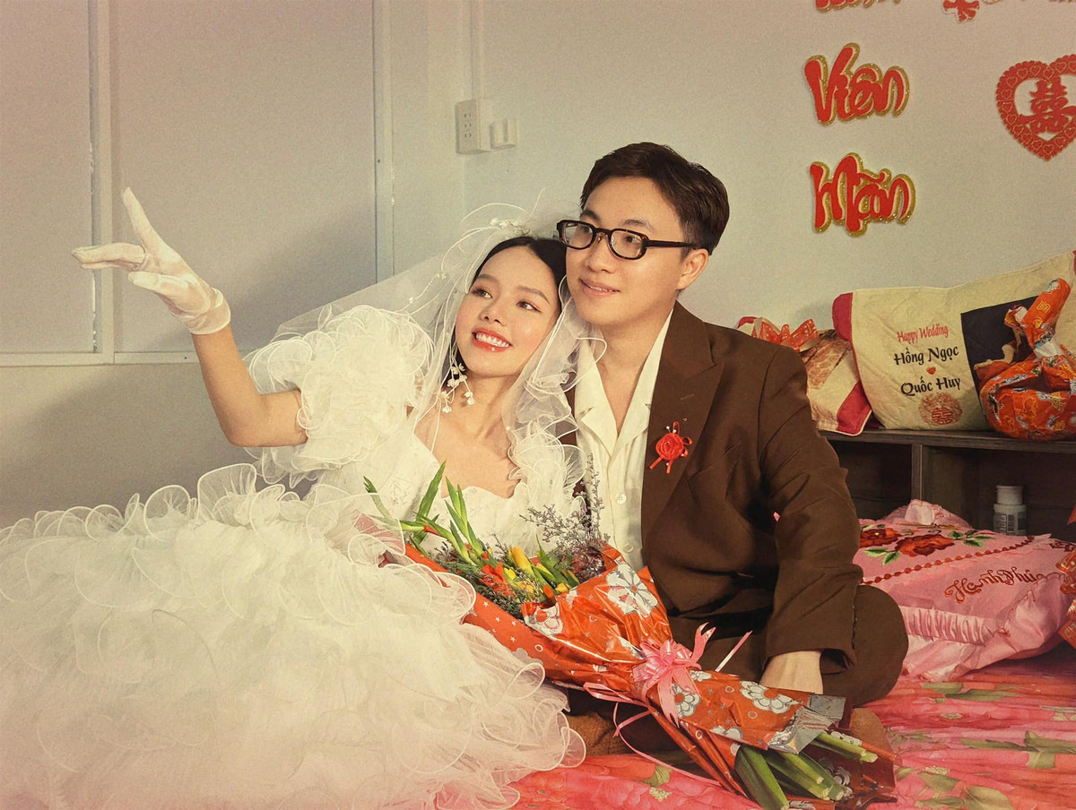 Danh tinh co dau trong dam cuoi thoi “ong ba anh” gay sot mang