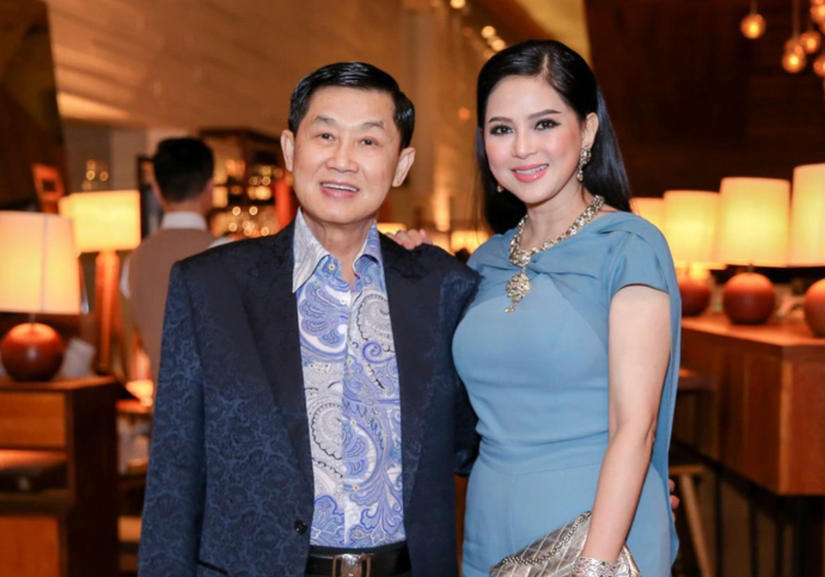 Mẹ Tiên Nguyễn một lần nữa chinh phục cư dân mạng vì vẻ ngoài trẻ trung như bị thời gian bỏ quên.