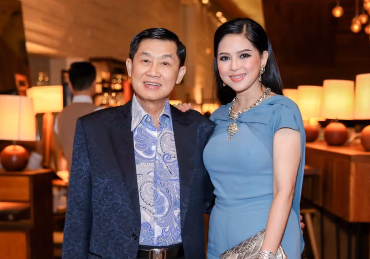 Mẹ Tiên Nguyễn một lần nữa chinh phục cư dân mạng vì vẻ ngoài trẻ trung như bị thời gian bỏ quên.