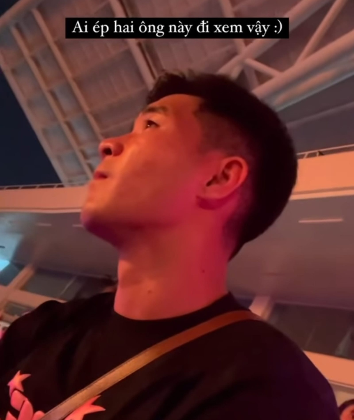 Khoảnh khắc hài hước này được Mai Hà Trang ghi lại và chia sẻ lên Instagram cá nhân, nhanh chóng thu hút sự quan tâm của người hâm mộ.