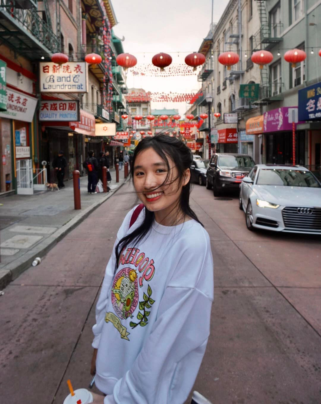 Vốn đã là cái tên nổi tiếng trên MXH nên ngay lập tức, màn flex của nữ Youtuber này thu hút sự chú ý của mọi người.