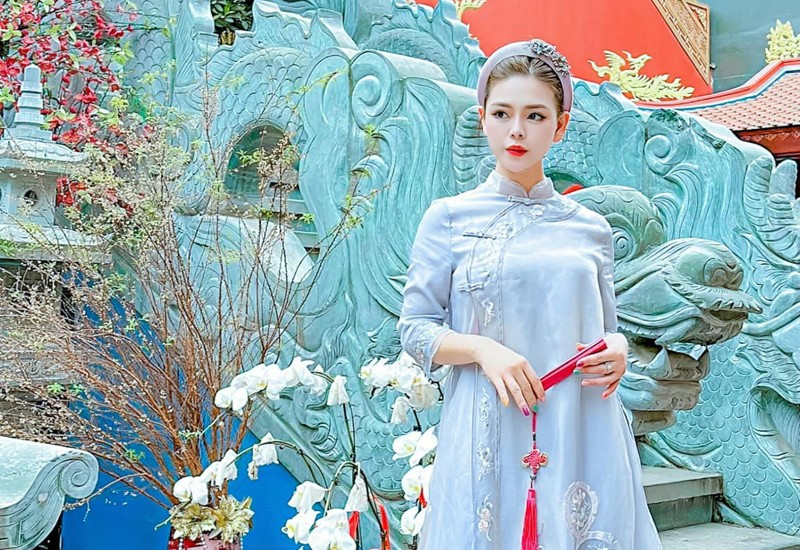 Cô giống như một hot mom có vóc dáng thon gọn, gương mặt sắc và khí chất thu hút người đối diện. Ảnh: Tổng hợp