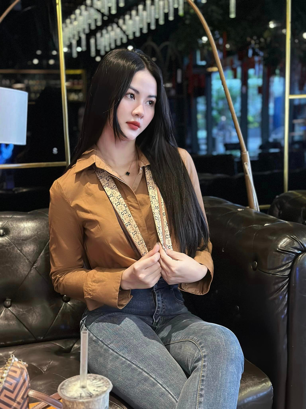 Nhan sắc nổi bật giúp Trương Mụi sớm thích nghi với nhiều lĩnh vực khác nhau. Ảnh: FBNV