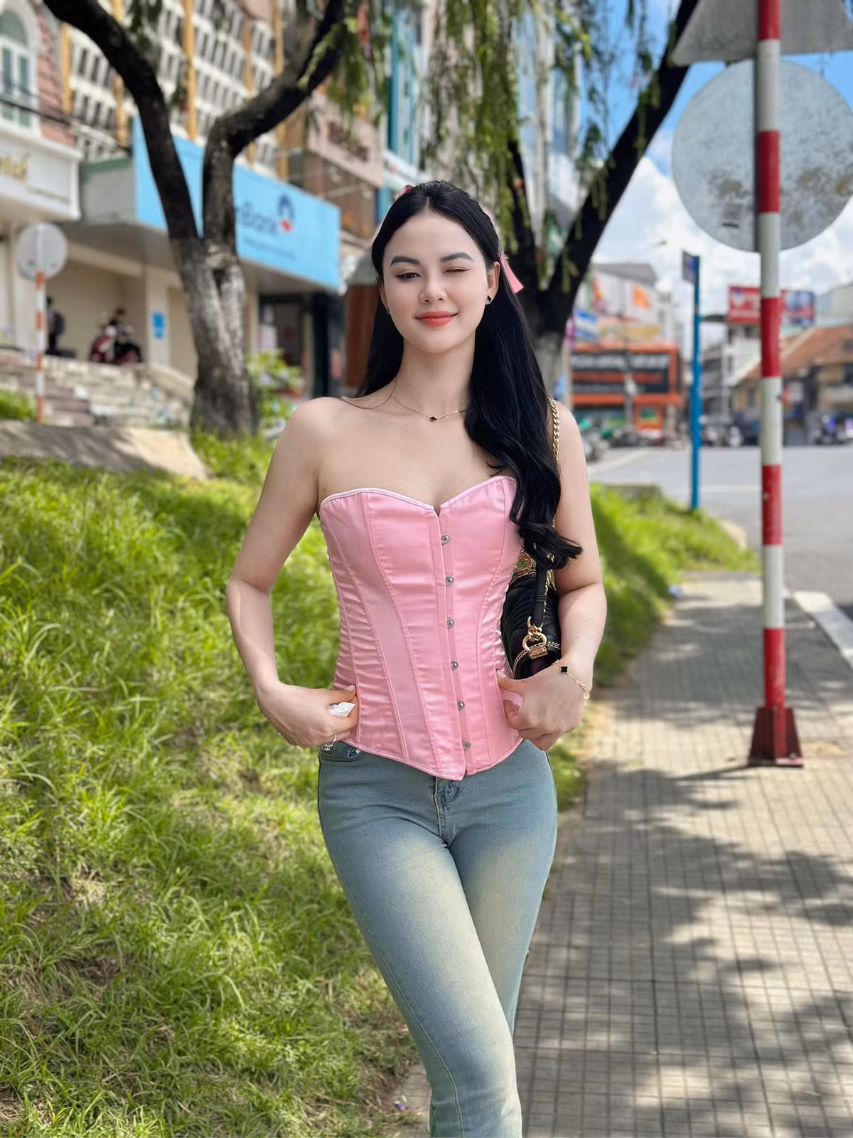 Vì cái tên đặc biệt này mà Trương Mụi luôn gây chú ý mỗi khi xuất hiện.