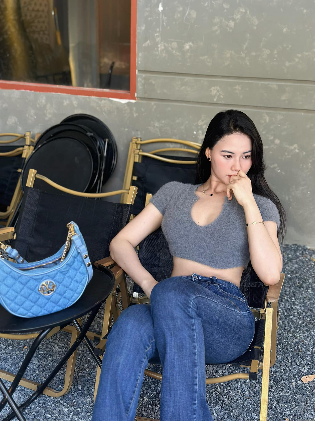 Có khá nhiều thắc mắc về cái tên lạ của hot girl Nha Trang, trong số đó cũng có nhiều lời trêu chọc. Tuy nhiên, Trương Mụi khẳng định, cô nàng rất yêu thích cái tên của mình.