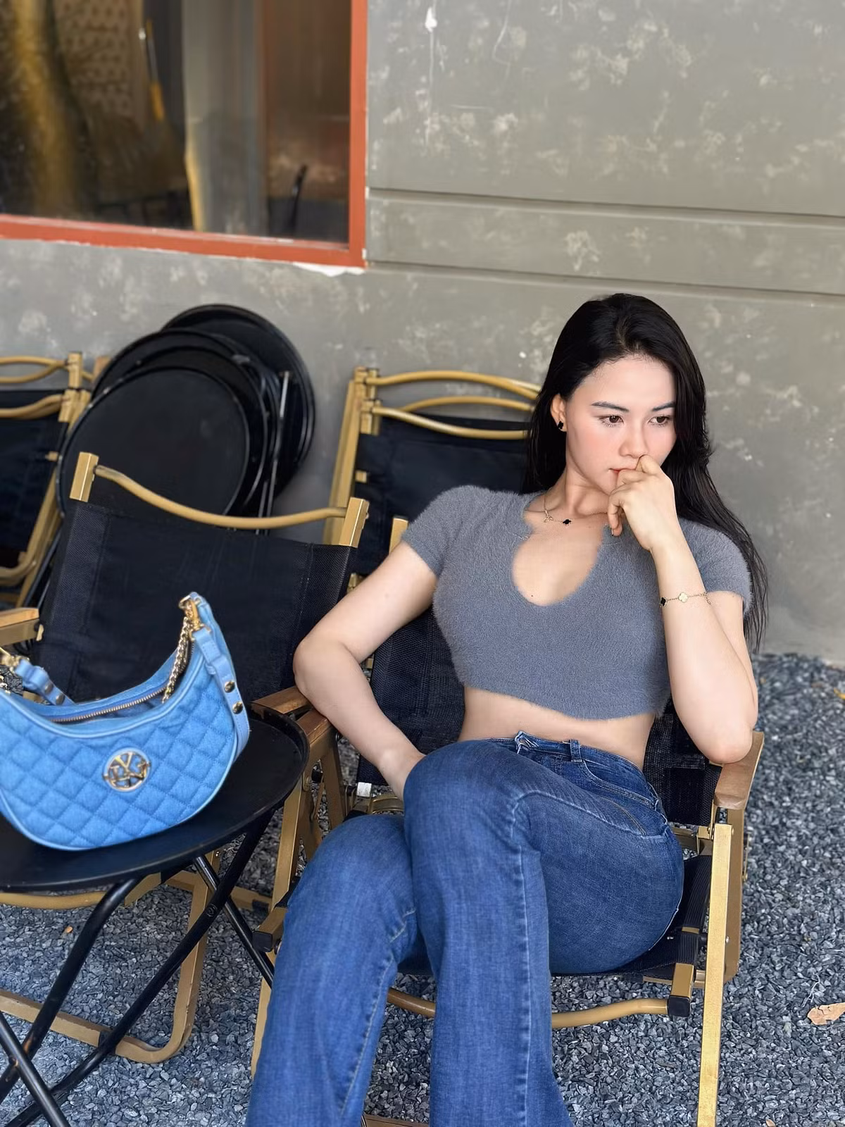 Có khá nhiều thắc mắc về cái tên lạ của hot girl Nha Trang, trong số đó cũng có nhiều lời trêu chọc. Tuy nhiên, Trương Mụi khẳng định, cô nàng rất yêu thích cái tên của mình.