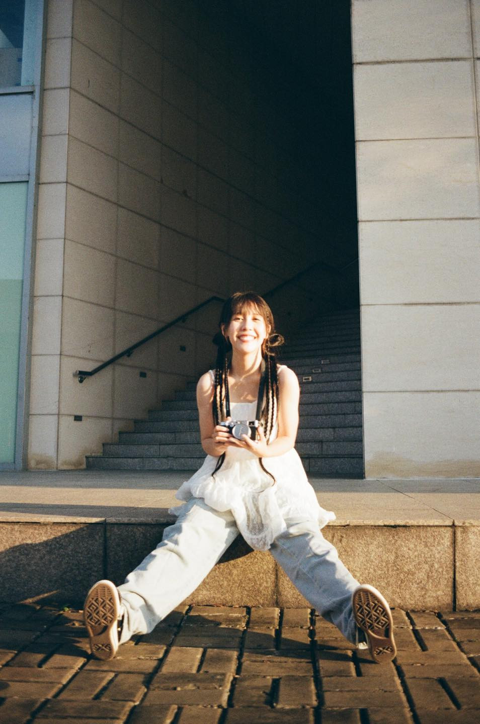 Nhắc đến Hậu Hoàng, cư dân mạng sẽ nghĩ ngay tới một nhân vật trẻ trung, với tính cách vô cùng nhí nhảnh.