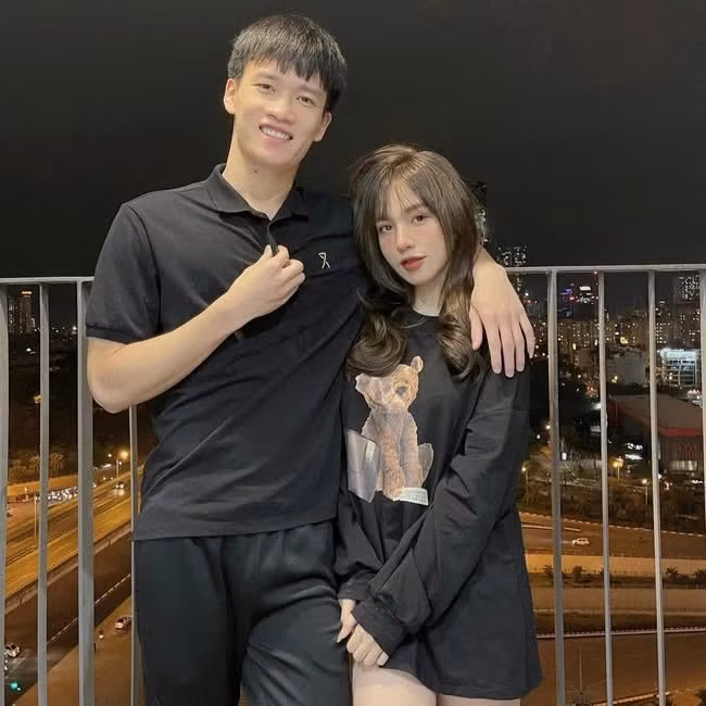 Bạn gái cũ Hoàng Đức nổi tiếng nhờ nhan sắc xinh đẹp, cô còn sở hữu nhiều tài sản "khủng" đáng ngưỡng mộ.