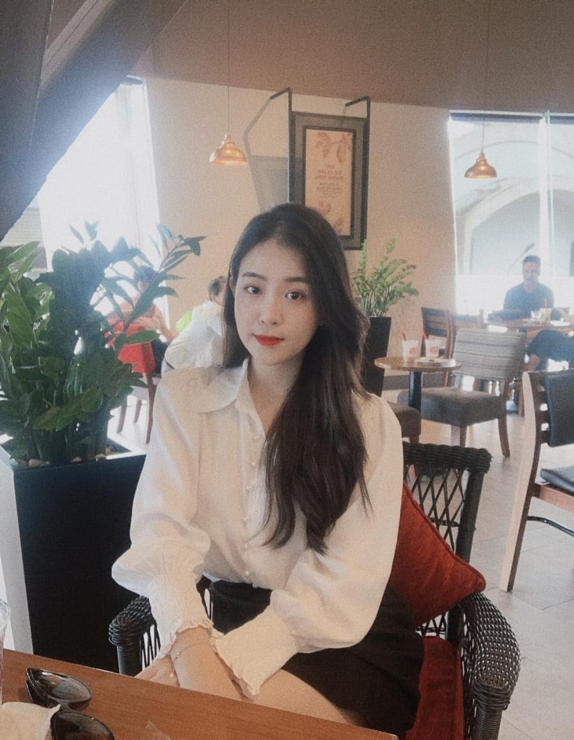 Bạn gái Nguyễn Phong Hồng Duy tên đầy đủ là Phạm Kiều Loan, quê gốc ở Gia Lai nhưng hiện tại đang học tập tại Đà Nẵng.