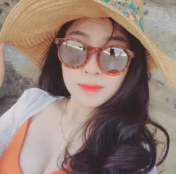 Kiều Oanh sở hữu gương mặt khả ái, làn da trắng cùng thần thái cuốn hút.