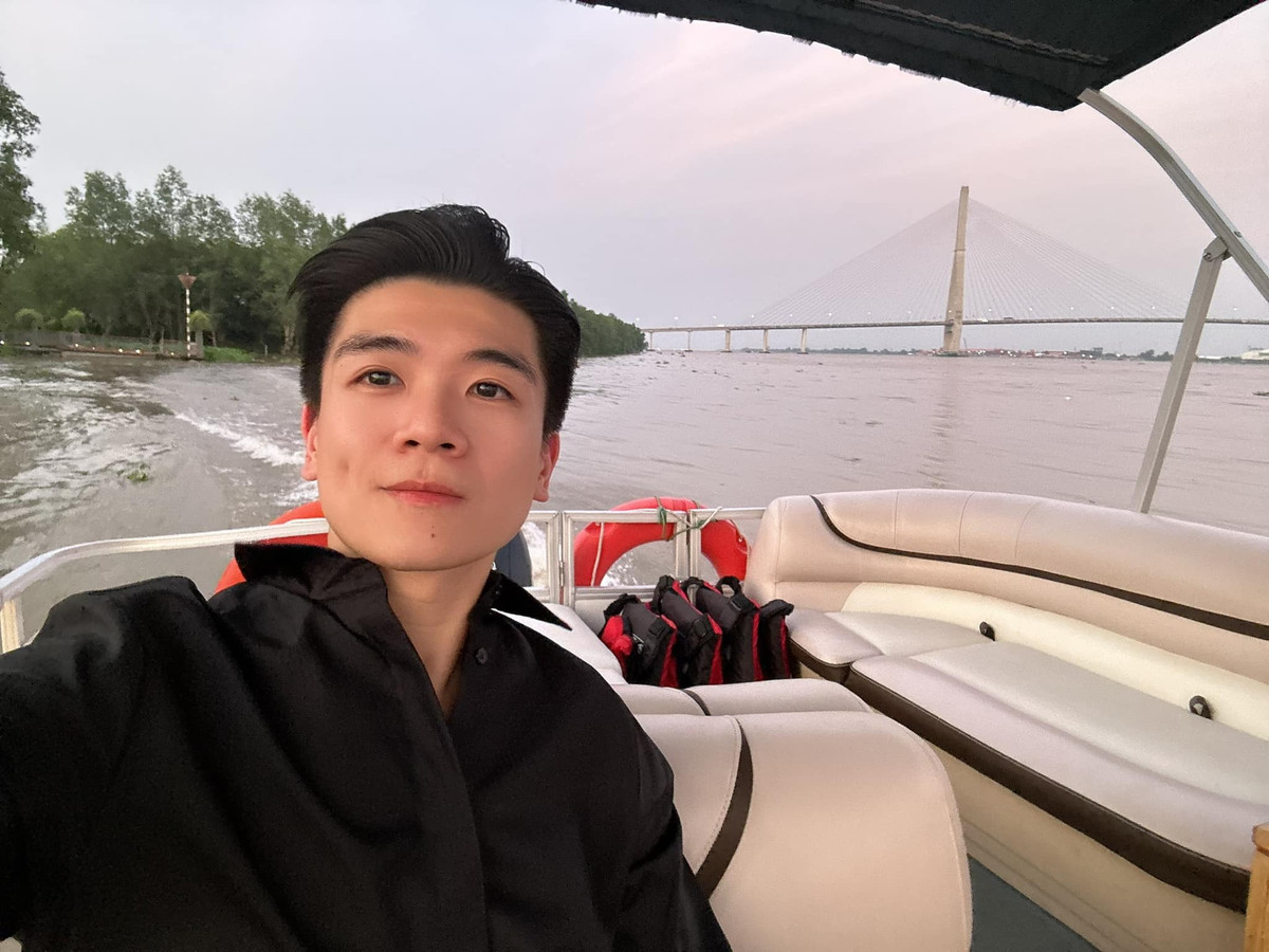 Sinh ra đã ở vạch đích nên 2 nhóc tì cháu nội bầu Hiển được hưởng cuộc sống chuẩn rich kid ngay từ khi lọt lòng.