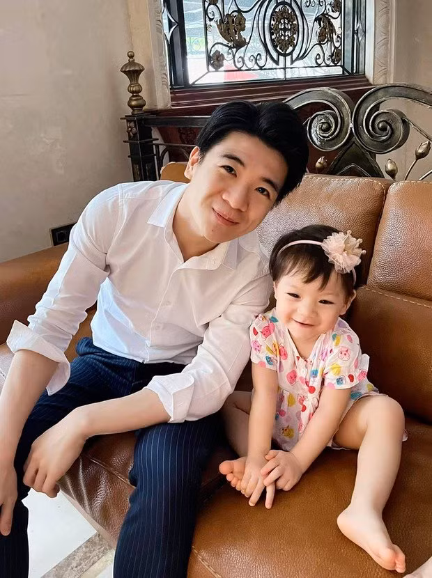 Trên MXH, Quang Vinh cũng thường xuyên chia sẻ hình ảnh, những tâm sự cho các con.