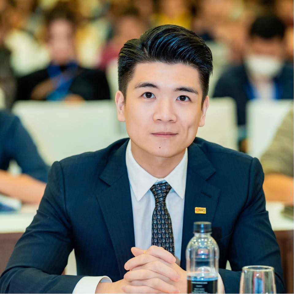 Đỗ Quang Vinh vốn nổi tiếng trên MXH là ông bố yêu thương và chăm sóc con cái hết mực.