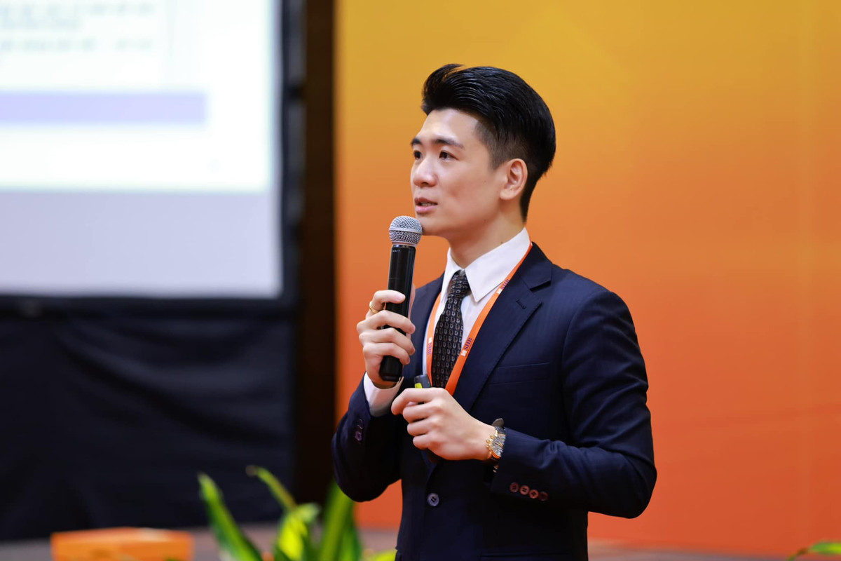 Trên trang cá nhân, ngoài hình ảnh về công việc con trai cả của bầu Hiển còn dành khá khá "đất" để khoe cặp song sinh tên Thỏ và Gấu.