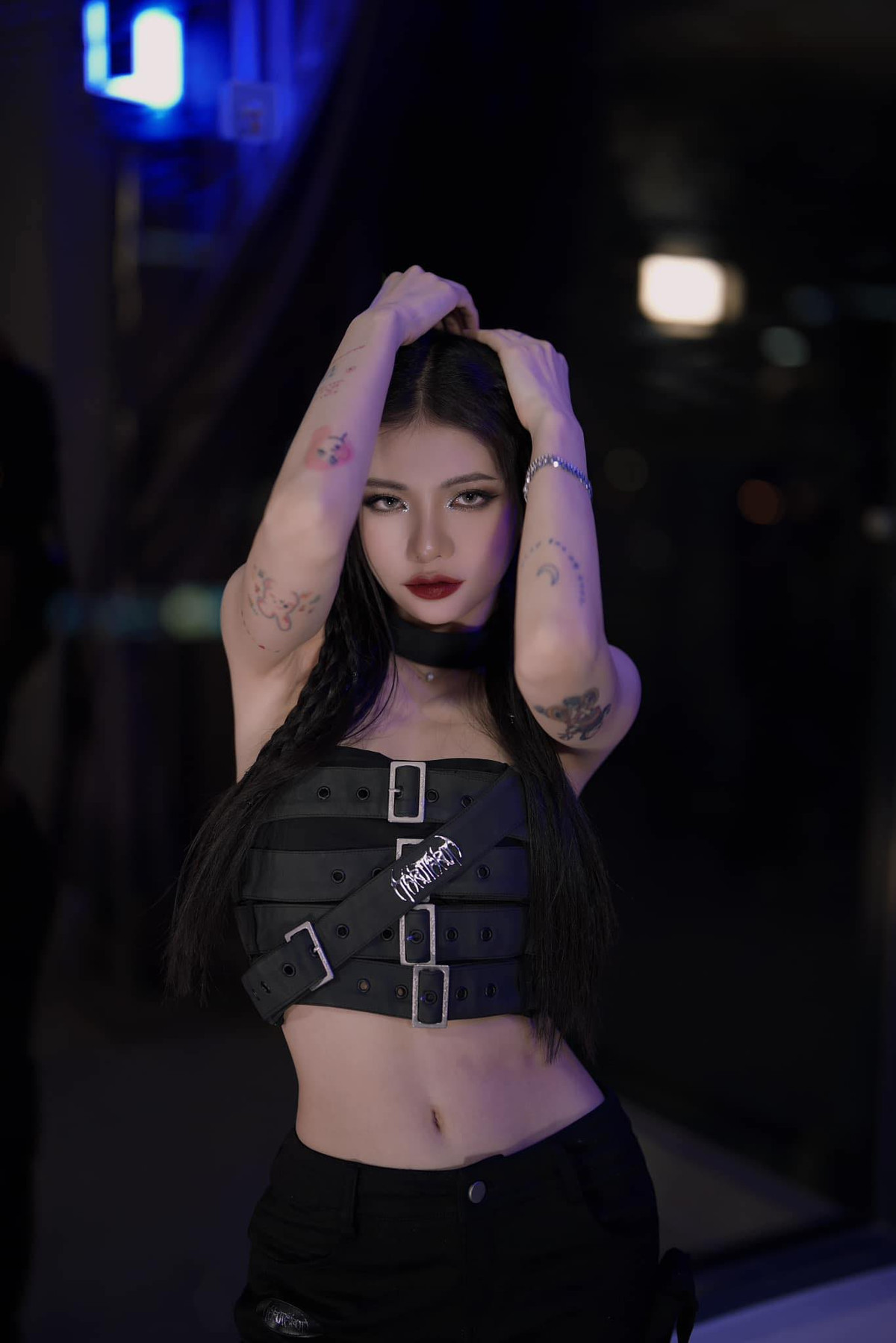 Từng nổi lên cùng với biệt danh "Lisa Việt Nam", CiiN có phong cách cá tính cùng khả năng nhảy tương đối tốt nên những bản "dance cover" của cô nàng nổi rần rần trên MXH.