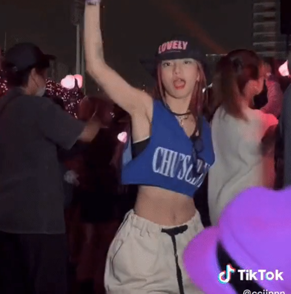 CiiN cũng từng có những clip cover dance ngay tại concert cực kỳ ấn tượng.