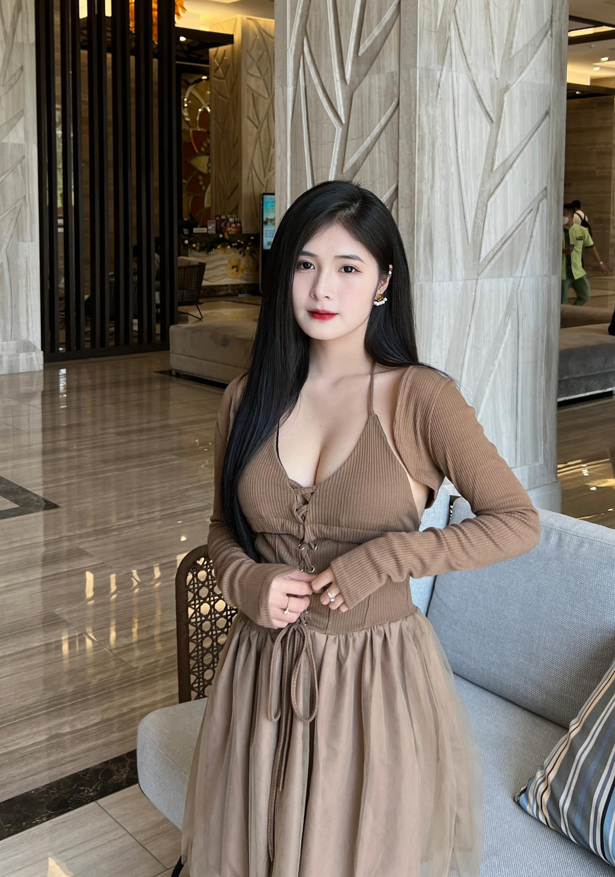Hot girl Thanh Hóa thường xuyên xuất hiện với hình ảnh phóng khoáng, để lộ vóc dáng nuột nà.