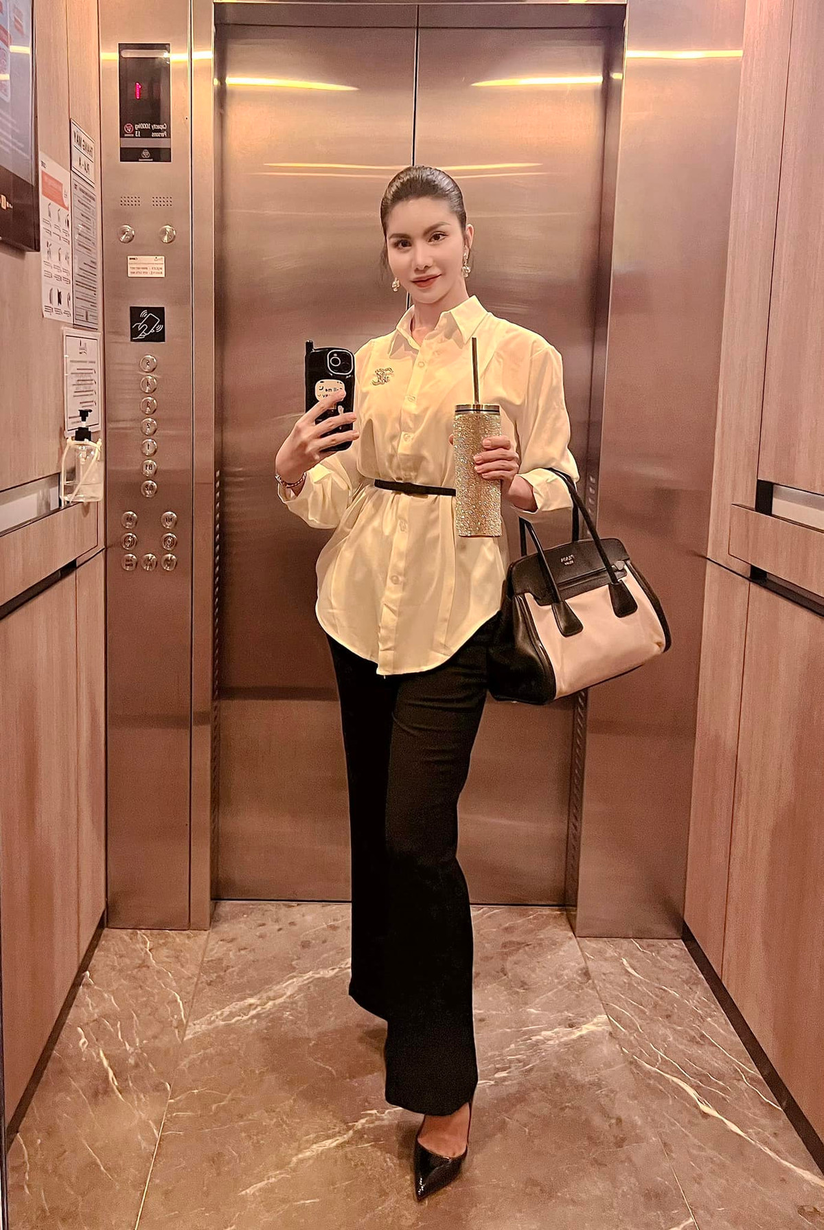 Sinh năm 1985, đã làm mẹ 2 con nhưng Hồng Hạnh vẫn khiến người khác bất ngờ vì quá trẻ trung.