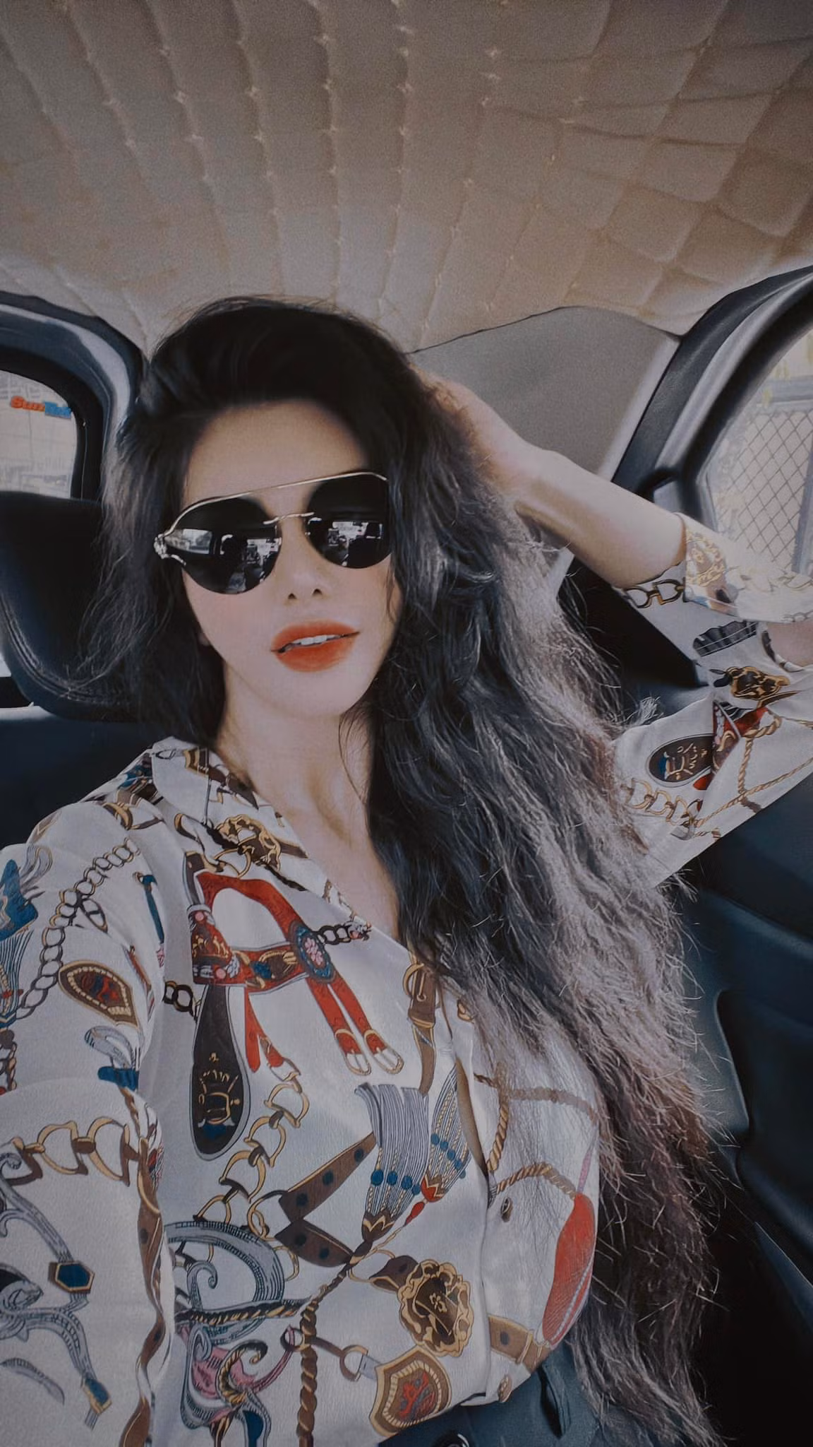 Không thường xuyên xuất hiện trước truyền thông nhưng mọi người vẫn ưu ái gọi cô là "nữ cơ phó đẹp nhất Việt Nam".