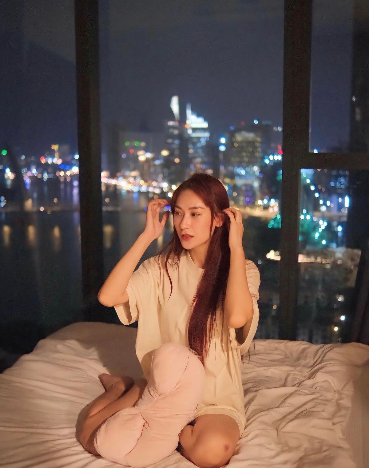 Hiện tại, nàng hot girl lấn sân sang mảng kinh doanh về mảng làm đẹp và thời trang.