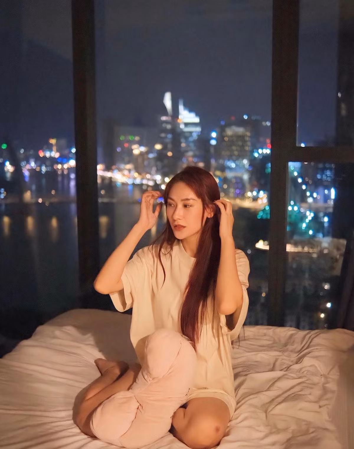 Hiện tại, nàng hot girl lấn sân sang mảng kinh doanh về mảng làm đẹp và thời trang.