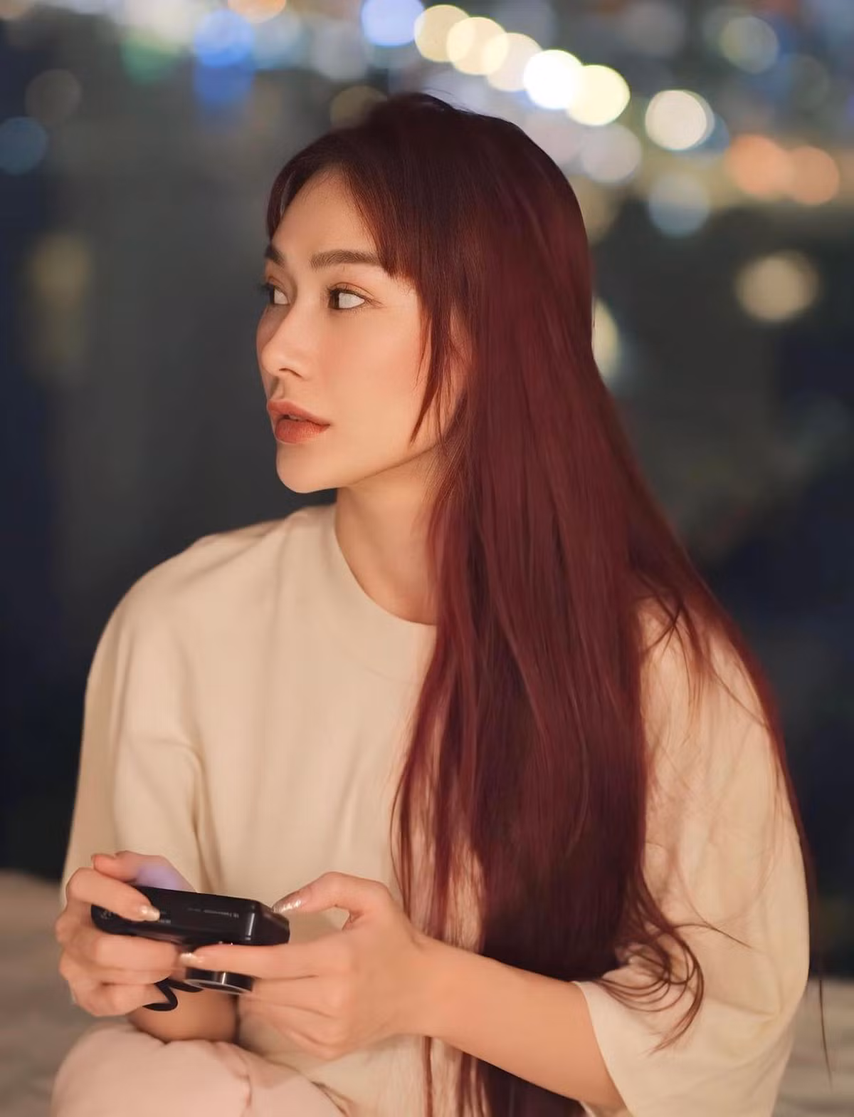 Sâu Xinh được nhiều người ngưỡng mộ vì độc lập tài chính từ khi còn đi học. Cô không phụ thuộc nhiều vào gia đình.