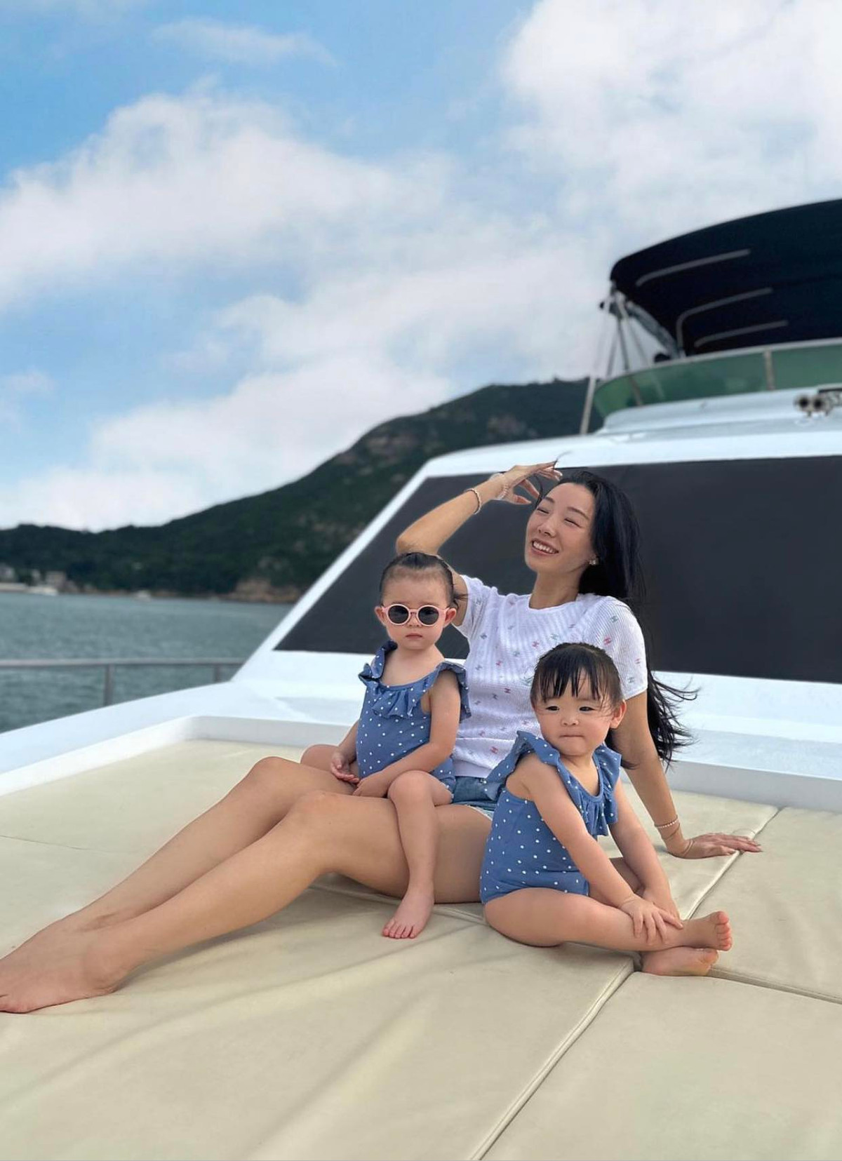 Kể từ đám cưới đình đám năm đó, đến hiện tại cuộc sống của nữ blogger thời trang vẫn khiến nhiều người ngưỡng mộ bởi độ giàu sang hiếm ai có được.