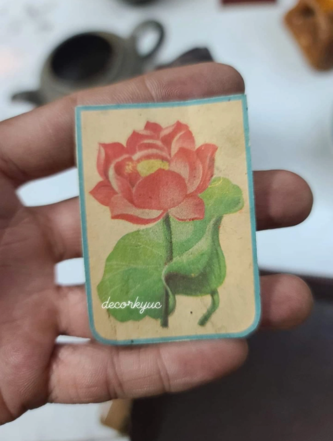 Ký ức tuổi thơ của ai cũng đều được gói gọn trong vài ba món đồ chơi, những thứ quà bánh thân thương bán đầy trước cổng trường mỗi giờ tan học hay chỉ đơn giản là một bộ phim trên TV. Ảnh: Khiêm đồ xưa