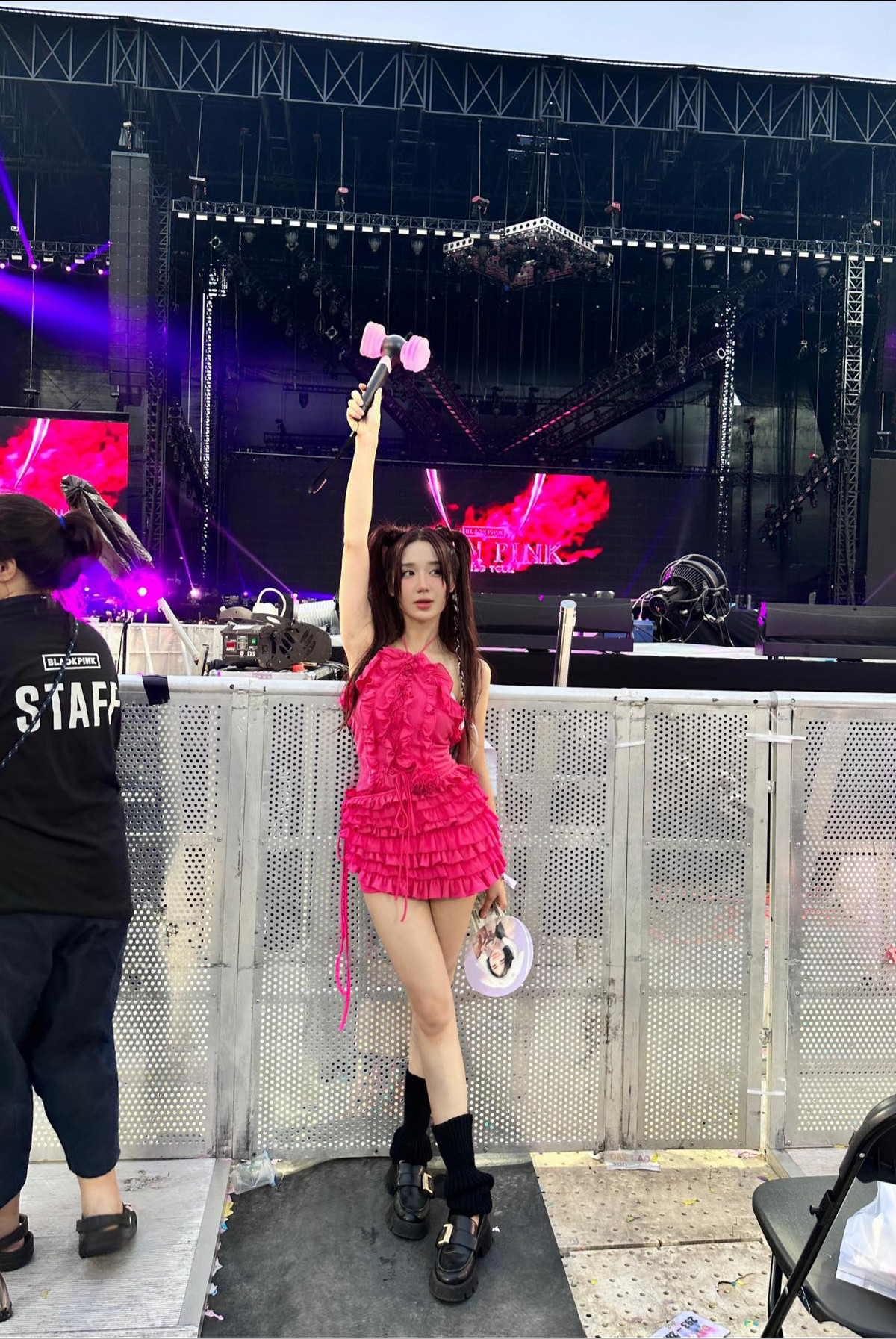 Mới đây, hot girl này chia sẻ một vài hình ảnh check in tại concert của BLACKPINK và nhanh chóng thu hút sự chú ý của cư dân mạng.