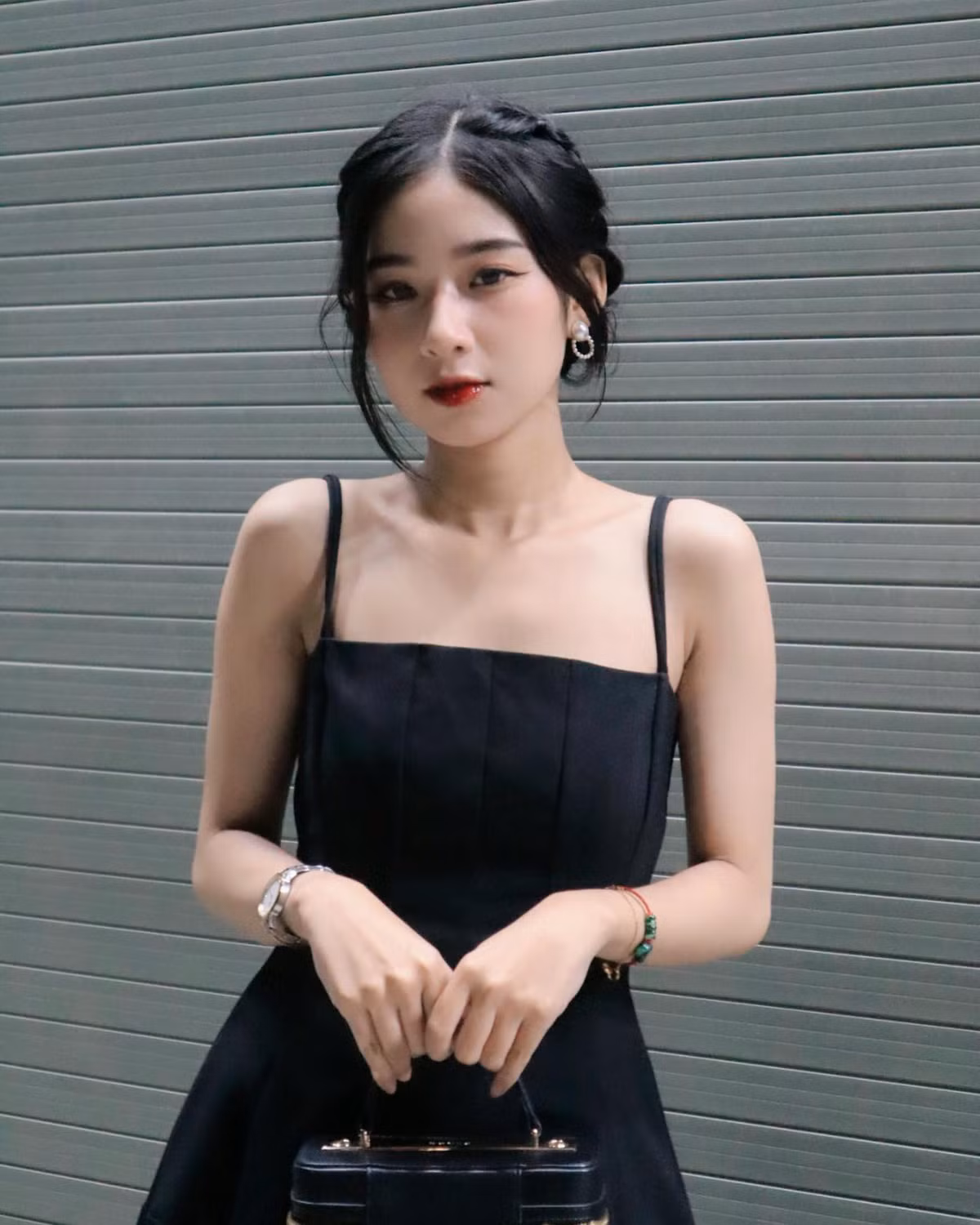 Thu Trang bật mí mức thu nhập của cô hiện từ 10-20 triệu đồng/tháng. Nhờ đó, cô gái trẻ có thể tự lập về mặt tài chính, mua được những món đồ yêu thích.