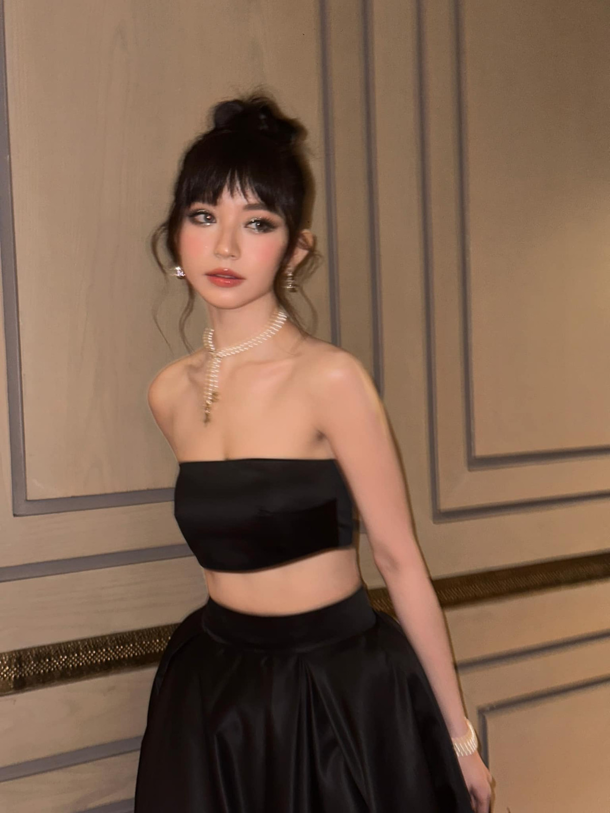 Diện mạo ngoài đời của Bâu cũng không quá khác biệt so với ảnh mạng, thậm chí còn được khen hút mắt hơn.