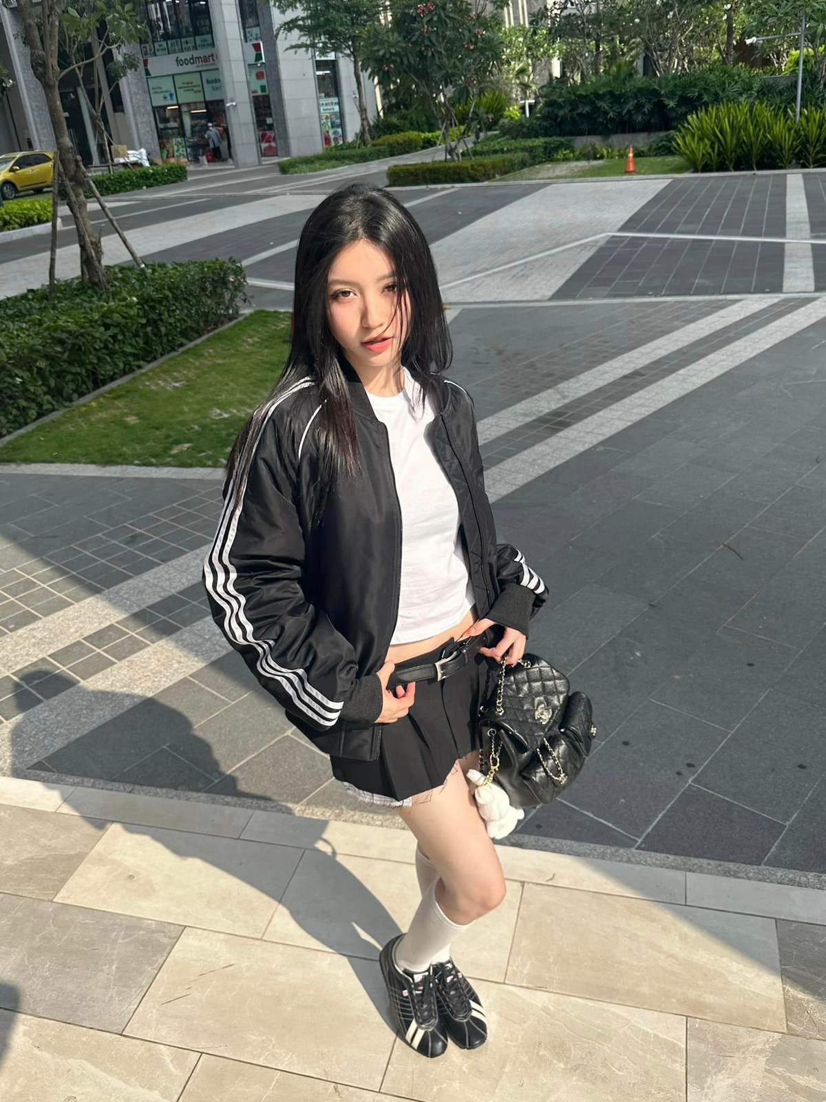 Từng nổi đình đám trên mạng xã hội MXH, cô gái này tiếp tục lấn sân nghệ thuật và nhan sắc hiện tại được quan tâm. Ảnh: FBNV