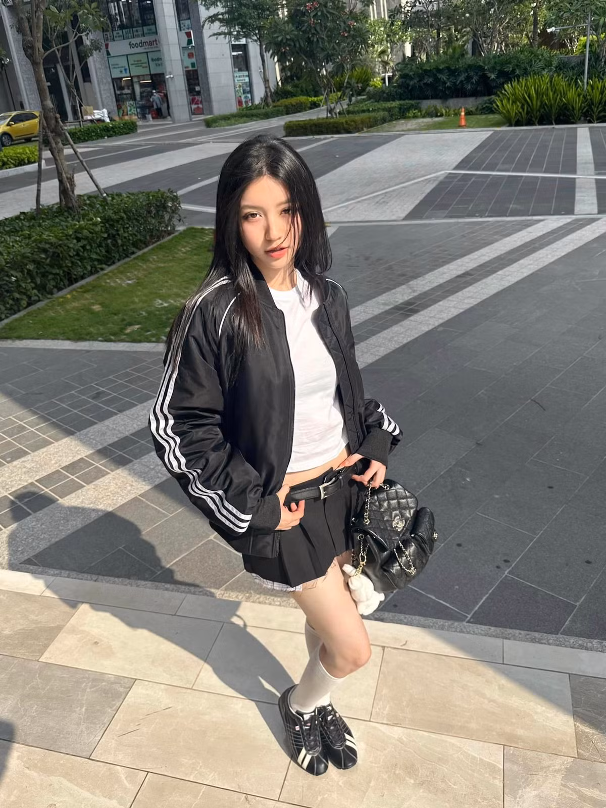 Từng nổi đình đám trên mạng xã hội MXH, cô gái này tiếp tục lấn sân nghệ thuật và nhan sắc hiện tại được quan tâm. Ảnh: FBNV