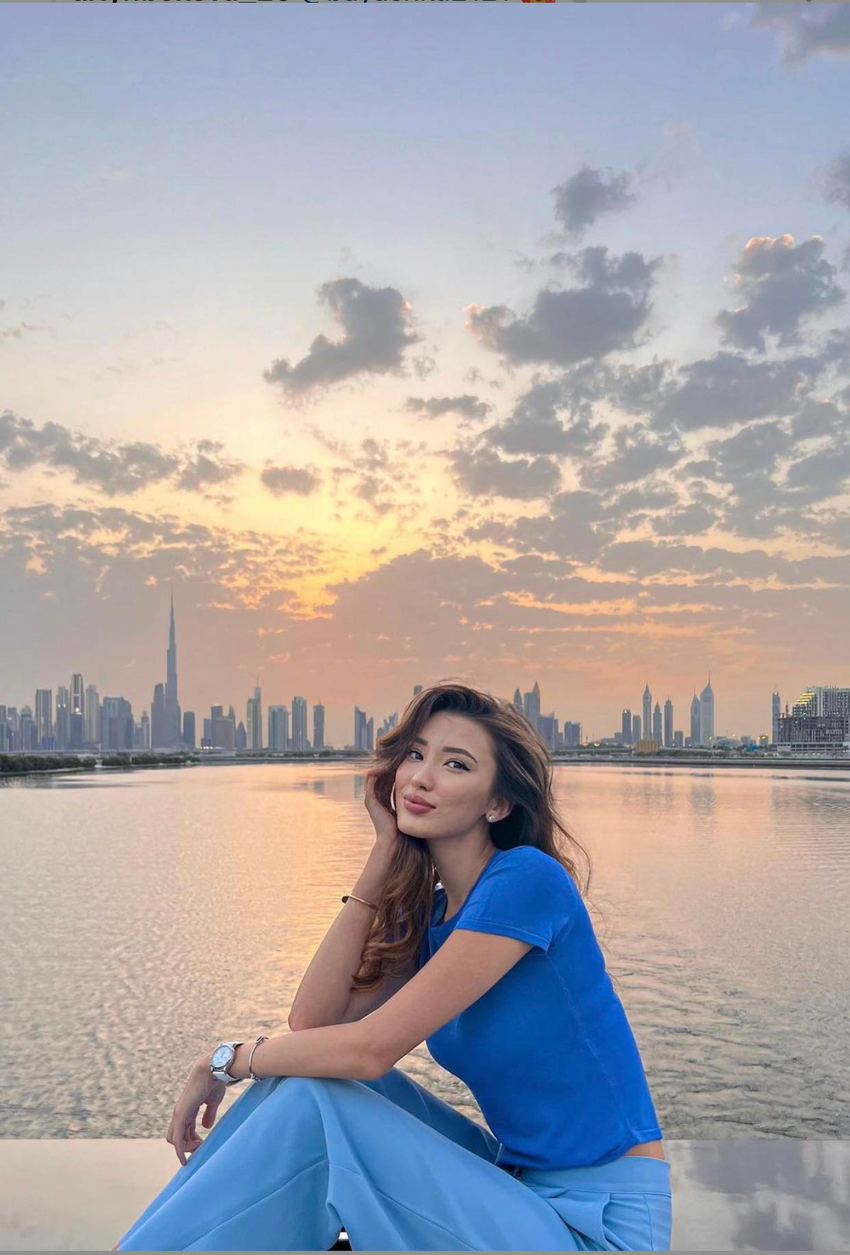 Cuối năm 2020, "nữ thần bóng chuyền" bí mật kết hôn với bạn trai doanh nhân Sayat Tostykbayev (sinh năm 1988).