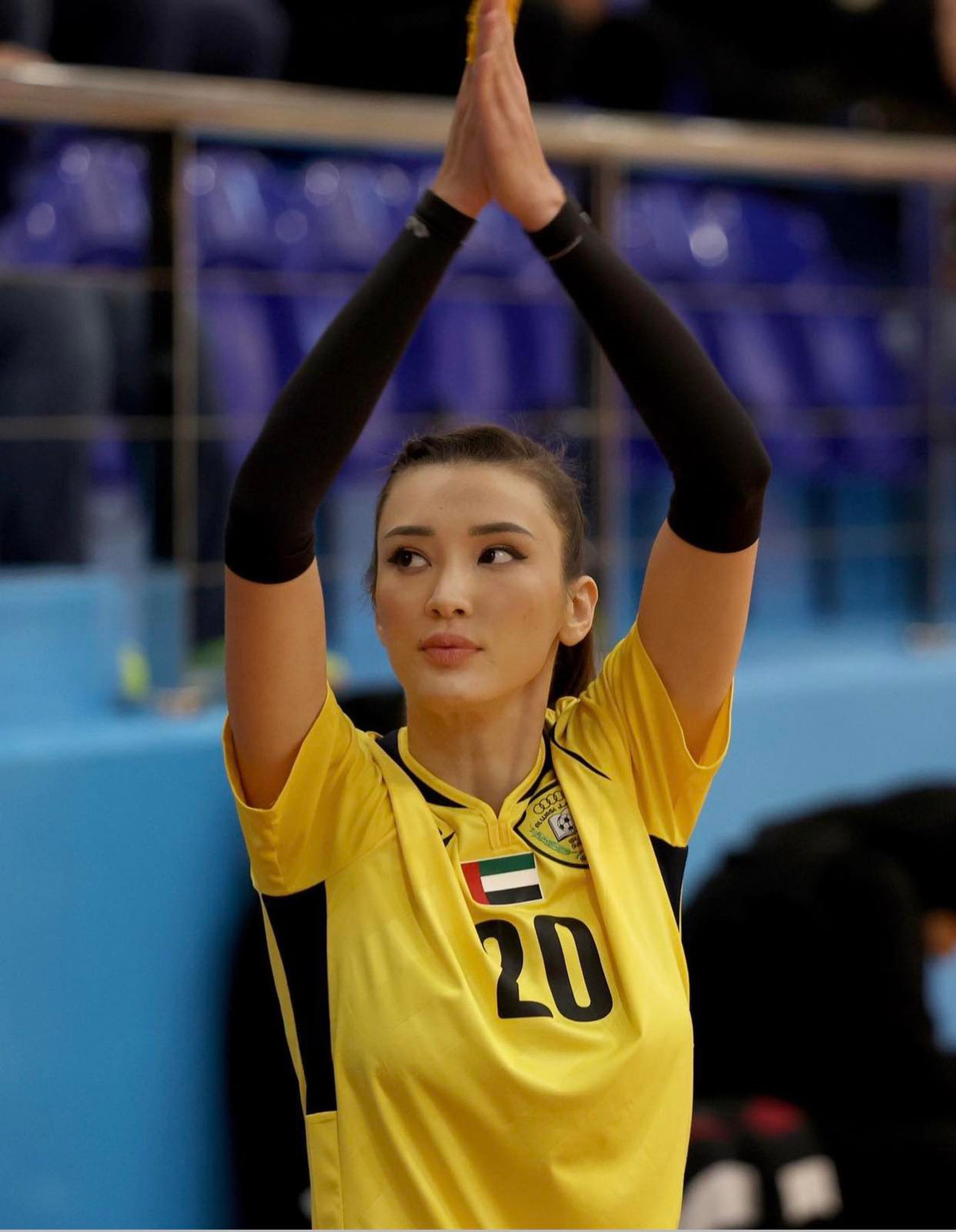 VĐV bóng chuyền này từng dính nghi án phẫu thuật thẩm mỹ vì xuất hiện với loạt ảnh có đôi môi tều, phần mặt thon dài hơn.