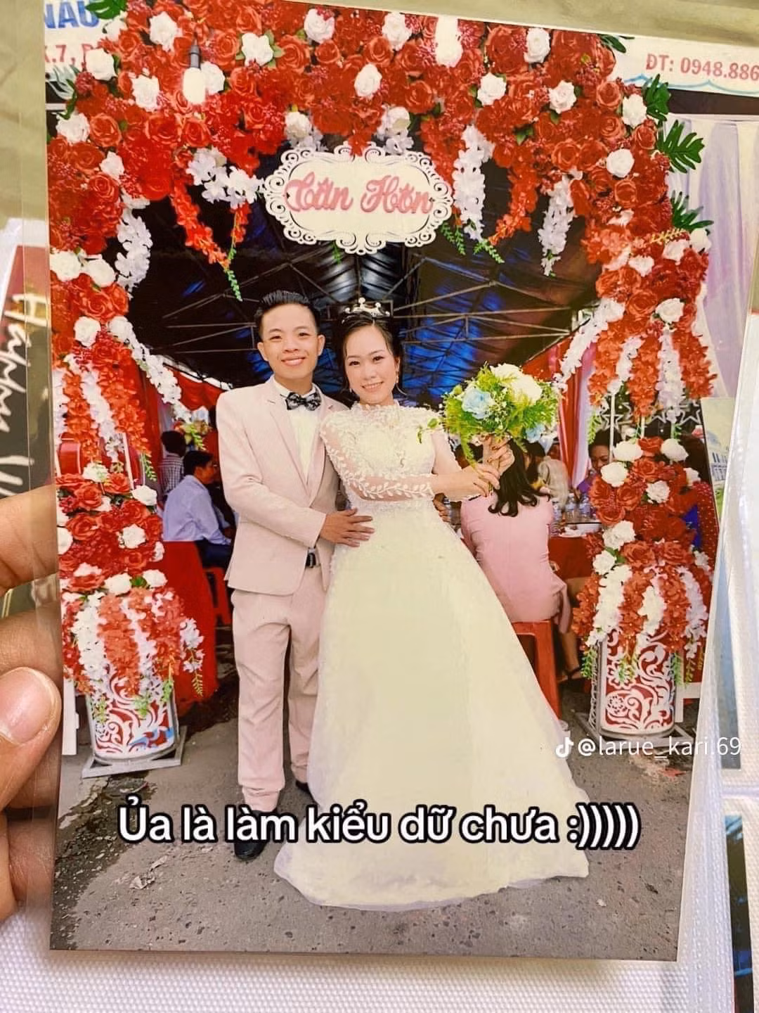 Mỗi hình ảnh được đăng tải đều thu hút về hàng nghìn lượt thả icon cười. Ảnh: larue_kari.69