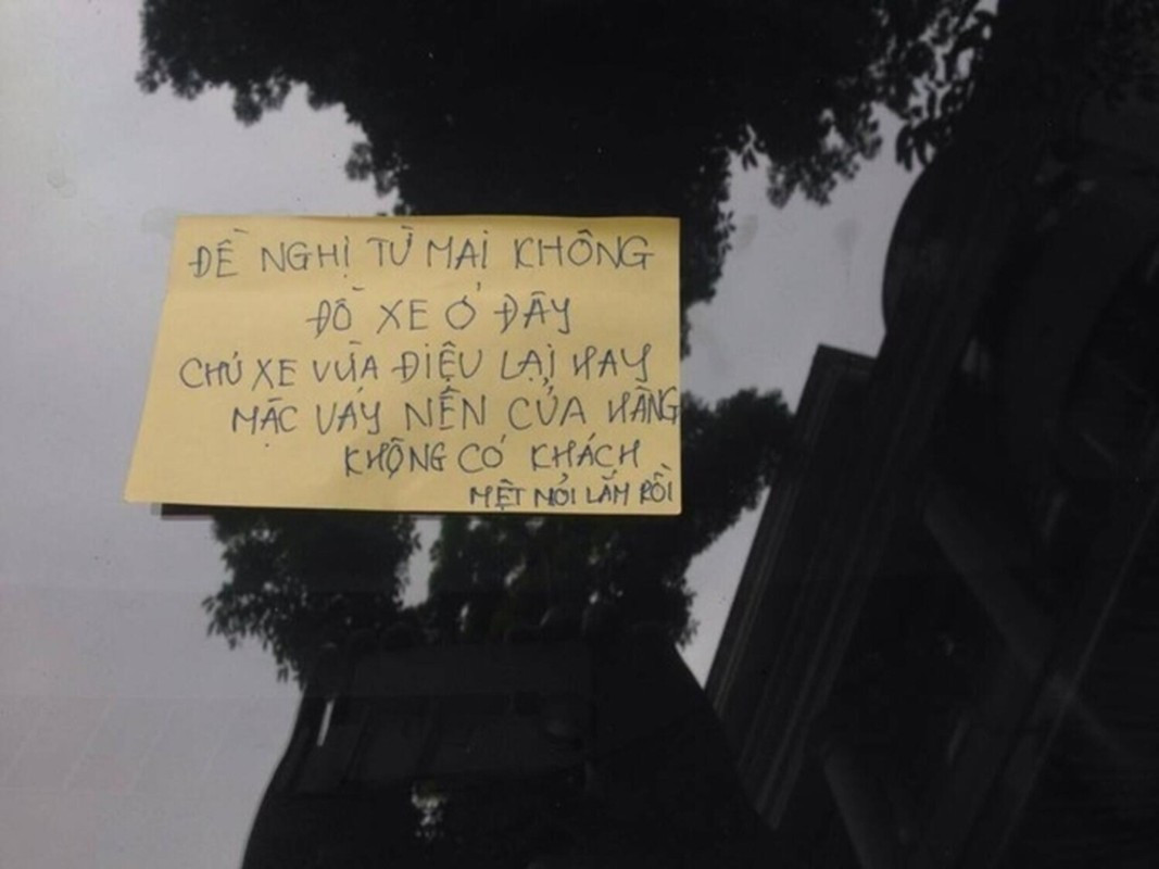 Lời nhắn nhủ rất tinh tế, mềm mỏng nhưng cũng không kém phần răn đe đến từ gia chủ bị xe chắn lối.
