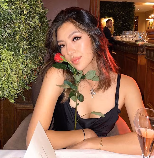 Có lẽ vì sở hữu sắc vóc trời phú như vậy mà Lily Muni He được người hâm mộ gọi là người đẹp làng golf.