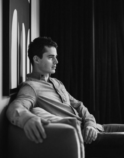 Những hình ảnh được anh đăng tải trên trang cá nhân thường là ảnh thời trang, quảng cáo. Ảnh: IGNV