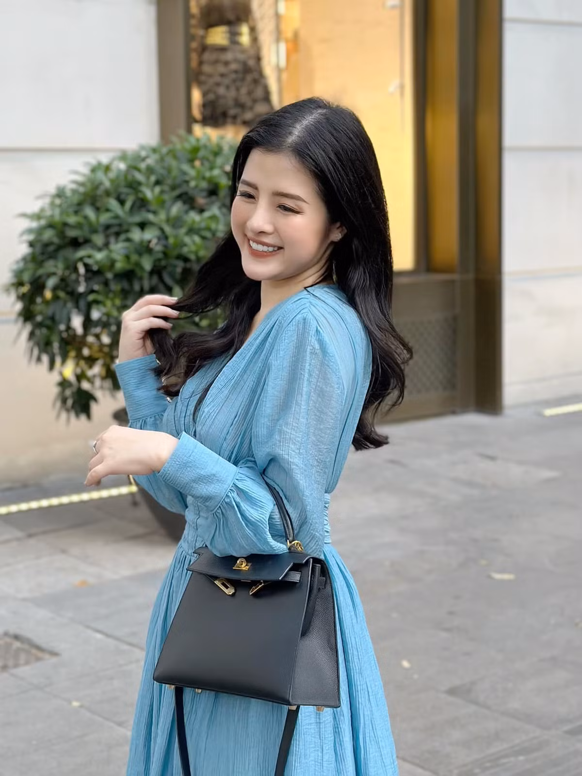 Không chỉ sở hữu nhan sắc xinh đẹp, khả ái, cô nàng còn khiến nhiều người ngưỡng mộ với cuộc sống sang chảnh.