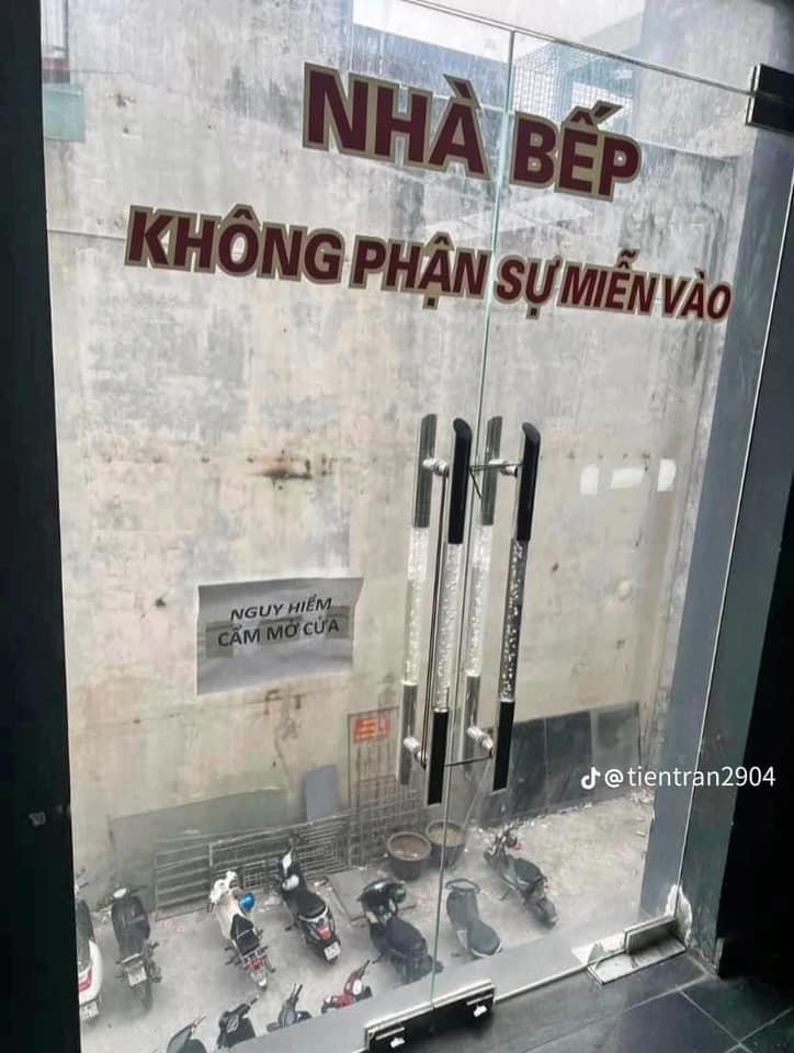 Sự thực là những tấm bảng quảng cáo hay biển chỉ dẫn có nội dung “sốc – độc – lạ” xưa này không hiếm gặp.