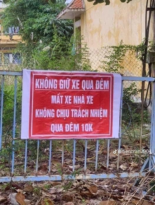Chính sự chân thật và hài hước của nội dung biển báo đã thu hút được sự chú ý của rất nhiều người đi đường.