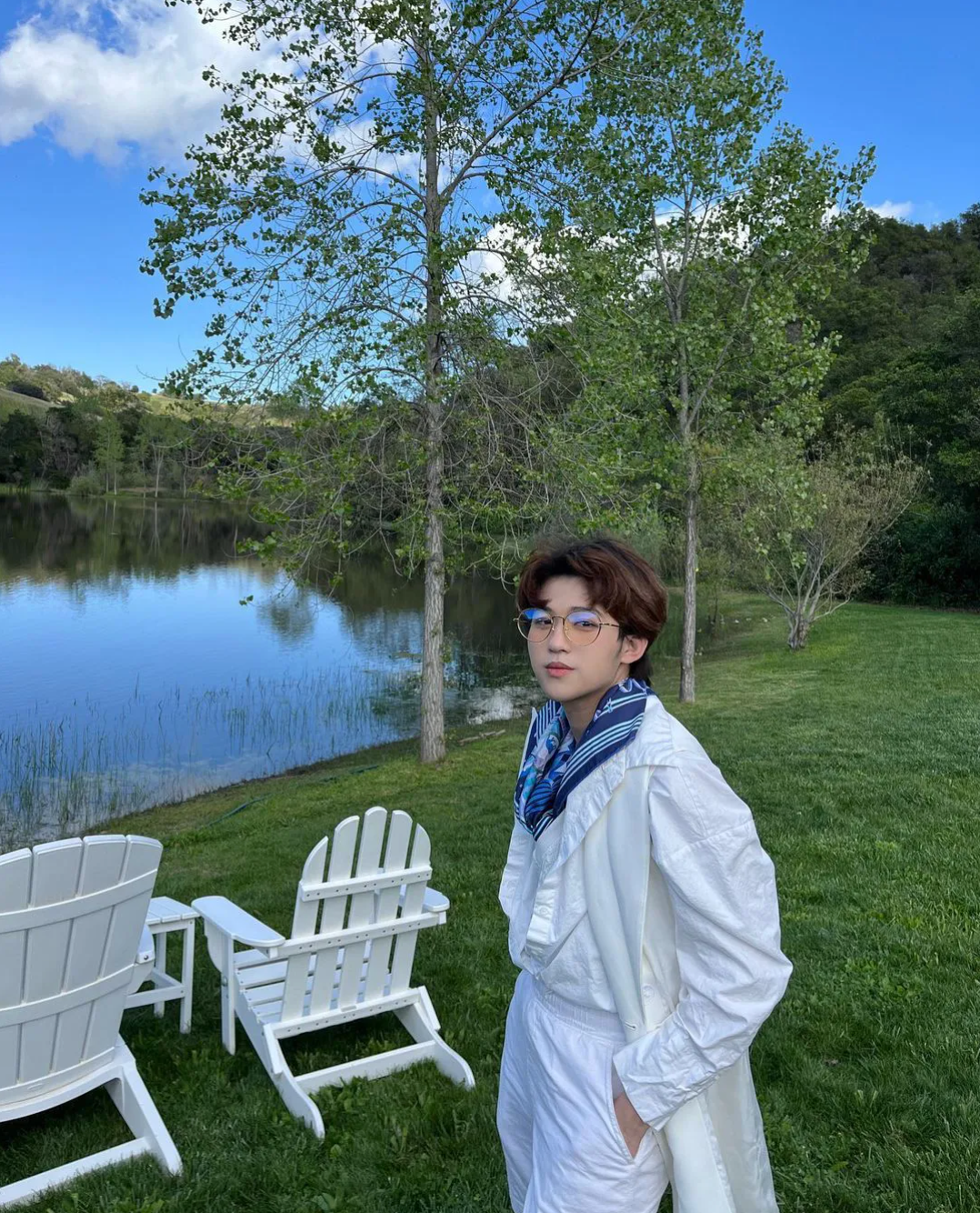 Nhiều netizen nhận định trong cộng đồng fan Việt, có lẽ người đứng đầu trong khoản sở hữu bộ sưu tập "cheap moment" với thần tượng chính là Nhất Hoàng.