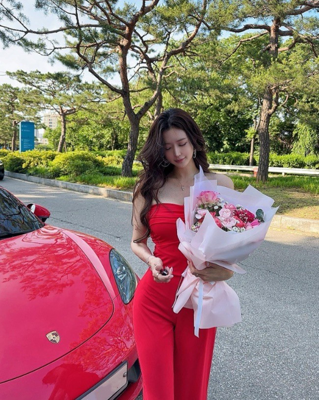 Manyo Yoo Jin là blogger thời trang, làm đẹp sở hữu lượng fan đông đảo bậc nhất tại Hàn Quốc.