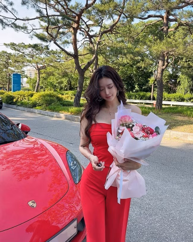 Manyo Yoo Jin là blogger thời trang, làm đẹp sở hữu lượng fan đông đảo bậc nhất tại Hàn Quốc.