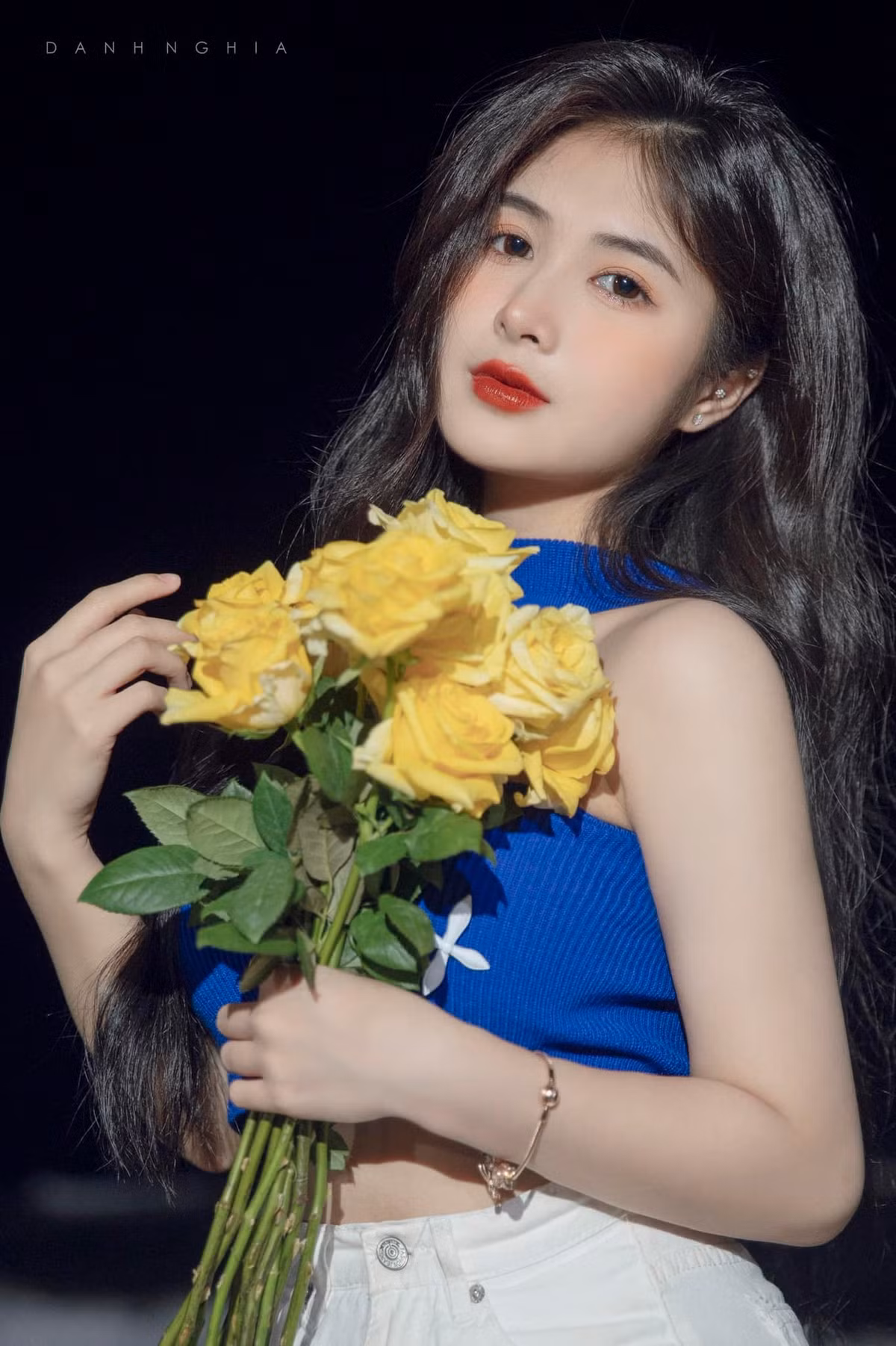 Hot girl Thanh Hóa thường xuyên xuất hiện với hình ảnh phóng khoáng, để lộ vóc dáng nuột nà.